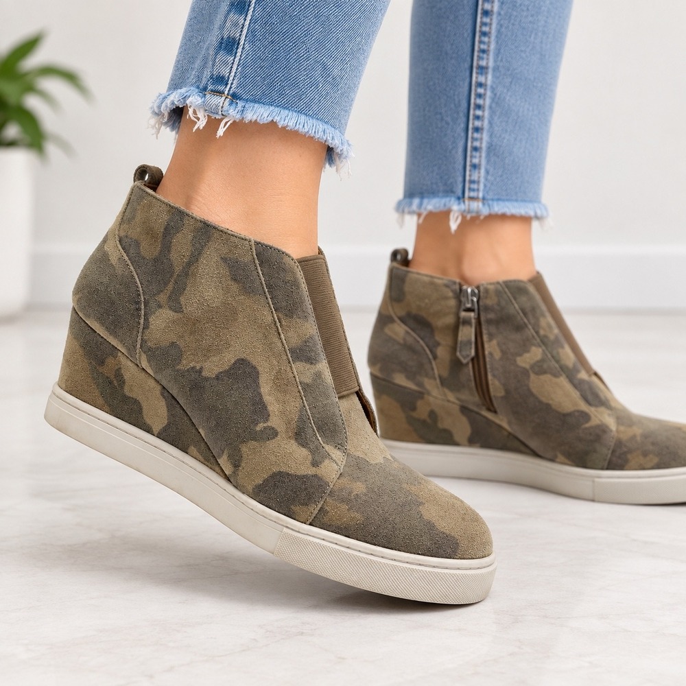 Linea Paolo Wedge Sneaker Booties Womens 8.5 Green Camo Excellent Zip Up